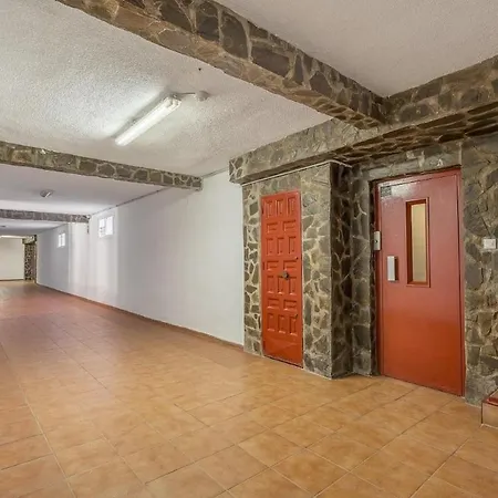 Estudio Cosy Con Garaje, Zona Media, Apartment